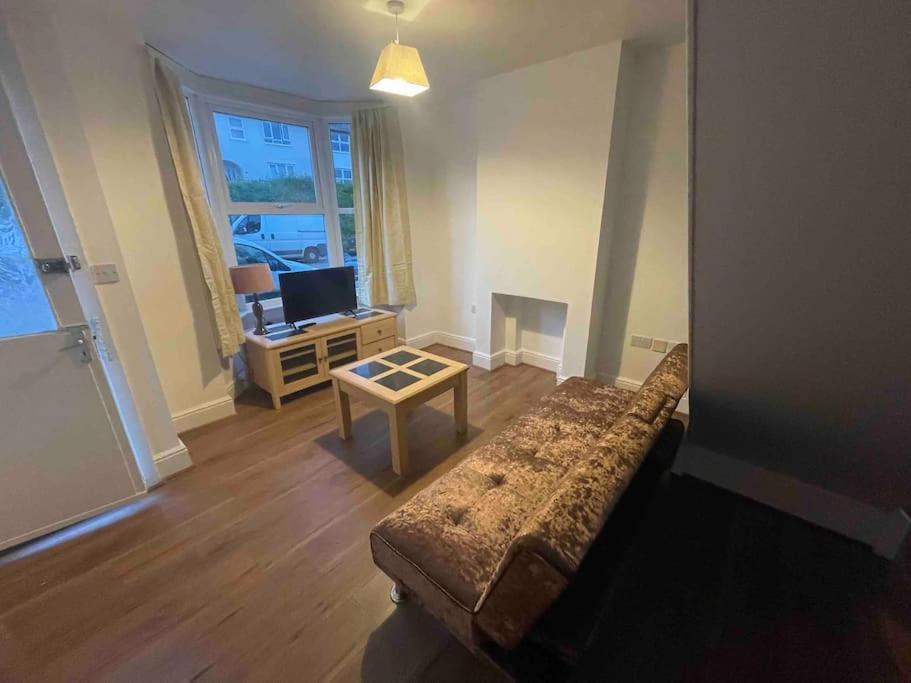 Modern 2 Bedroom Terraced House Dover Kültér fotó